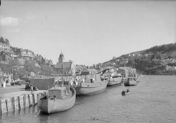 Wartime photograph of East Looe quay